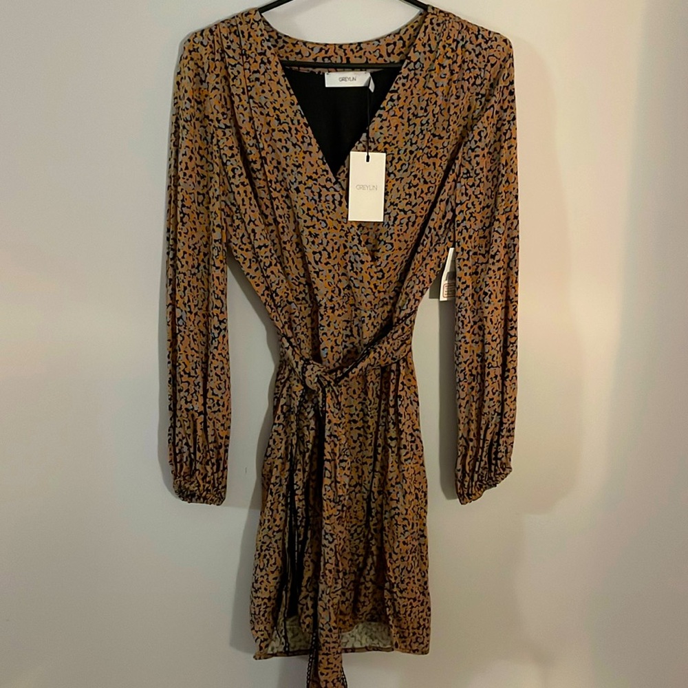Wrap style dress with tie waist